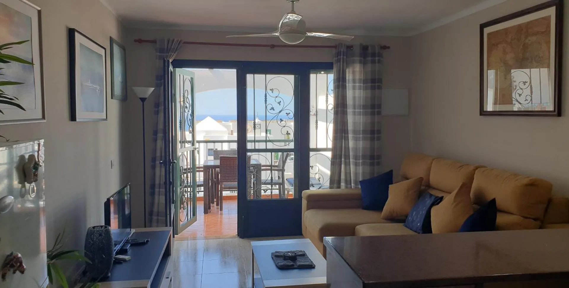 The Ravens Apartment Puerto del Carmen  0*, Puerto del Carmen (Lanzarote) Spain